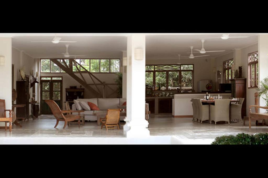 Villa Varuna Legian Zimmer foto